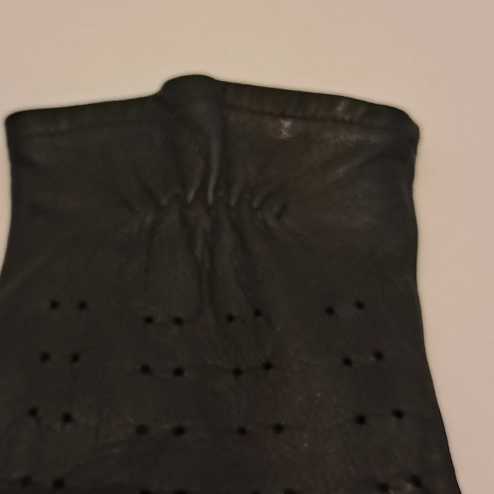 Vintage Leather Driving Gloves Perforated Elegant Sophisticated Fitted Preowned